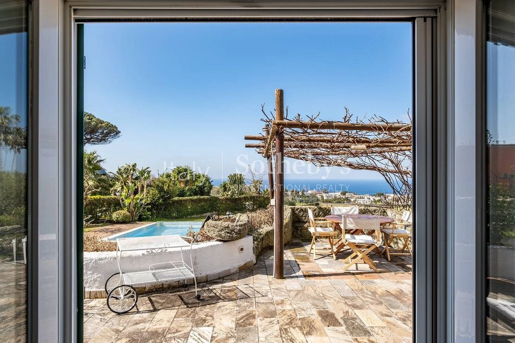 Очаровательная вилла 384 м² в Неаполе, Италия