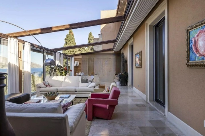 Привлекательная вилла 4+1 в Таормине, Италия