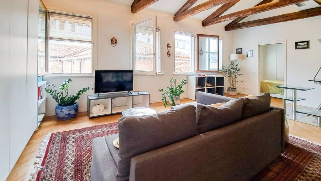 Меблированная квартира 120 м² в Венеции, Италия