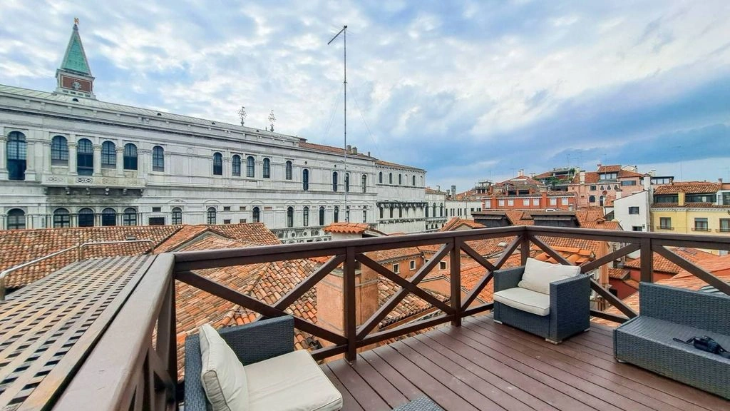 Меблированная квартира 120 м² в Венеции, Италия