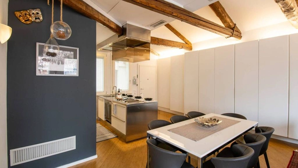 Меблированная квартира 120 м² в Венеции, Италия