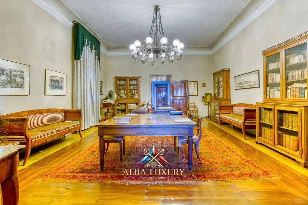 Просторный меблированный дом площадью 6000 м² в Падуе, Италия