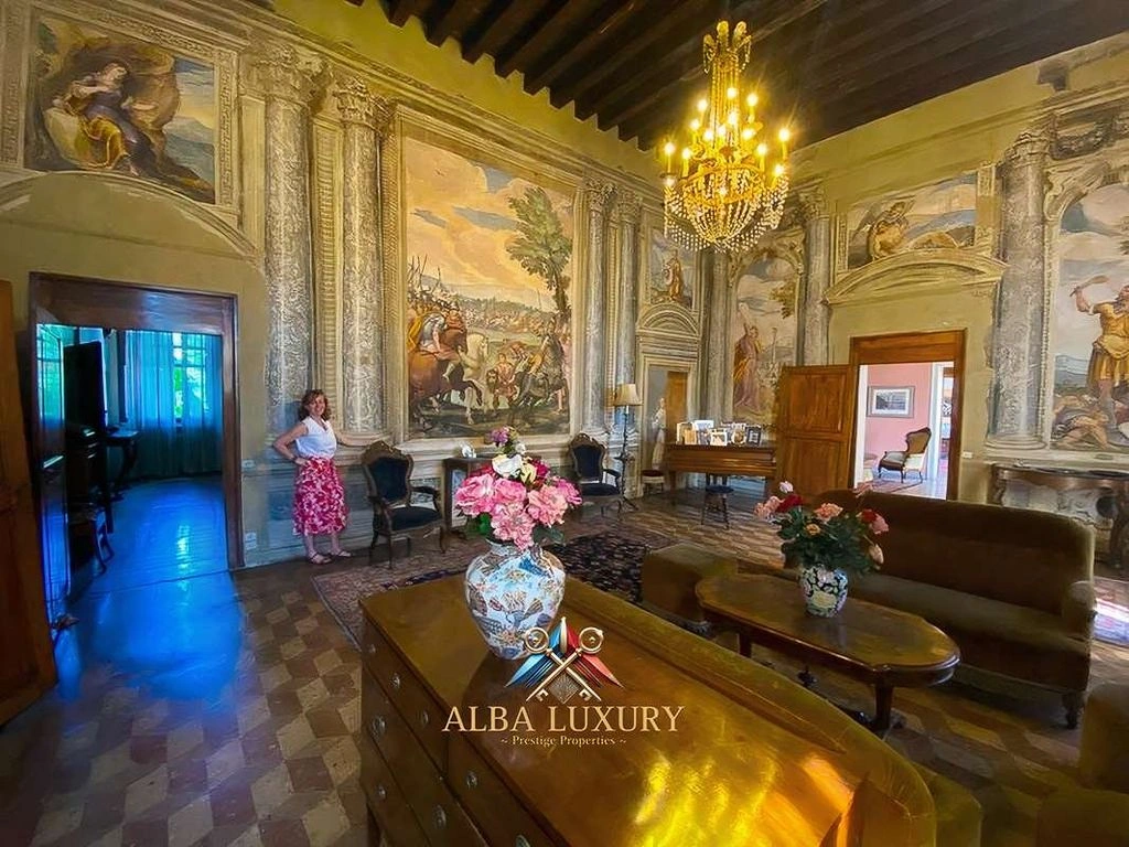 Просторный меблированный дом площадью 6000 м² в Падуе, Италия