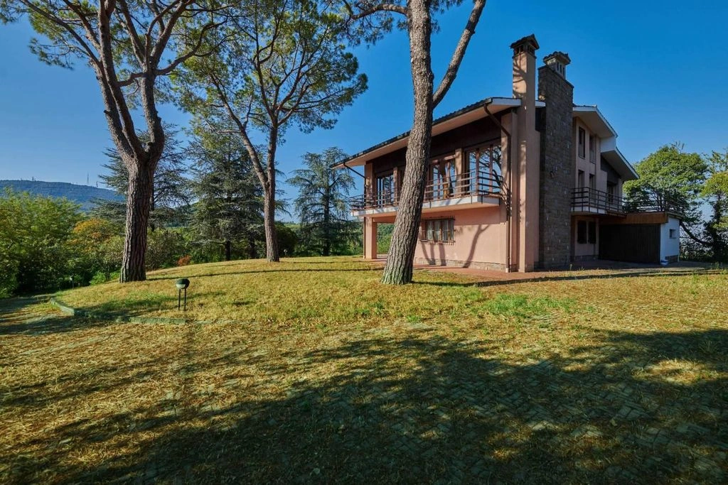 Luxury house of 344 m2 with sea view area in Padua, Italy