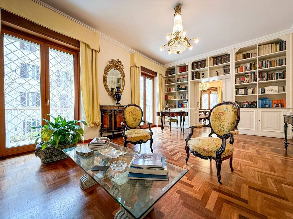 Роскошная квартира 156 m² в Неаполе, Италия