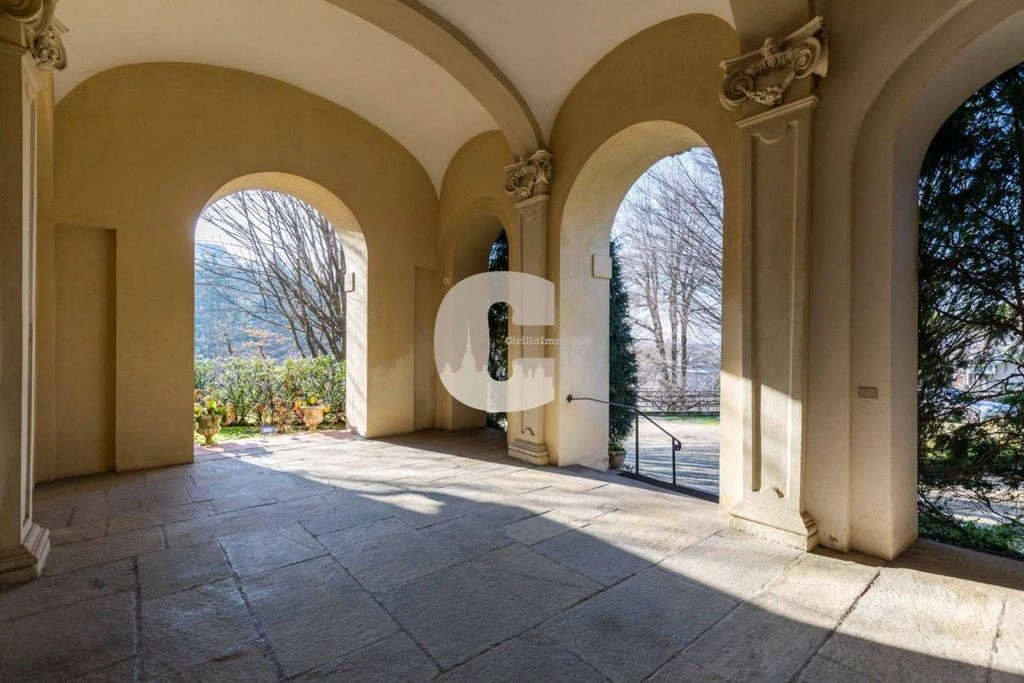 Светлая квартира 4+1 в Турине, Италия