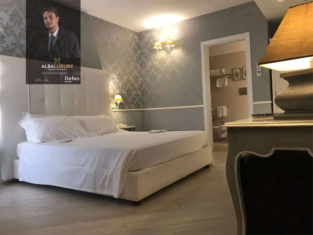 Спокойная вилла 30+1 в Палермо, Италия