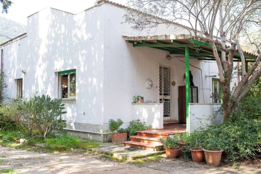 Просторный дом 1900 m² в Палермо, Италия