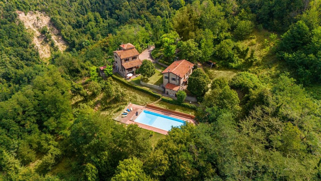 Просторный дом 5+1 в Болонье, Италия