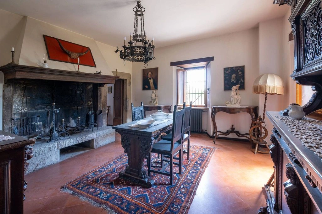 Обновлённая квартира 7+1 в Болонье, Италия