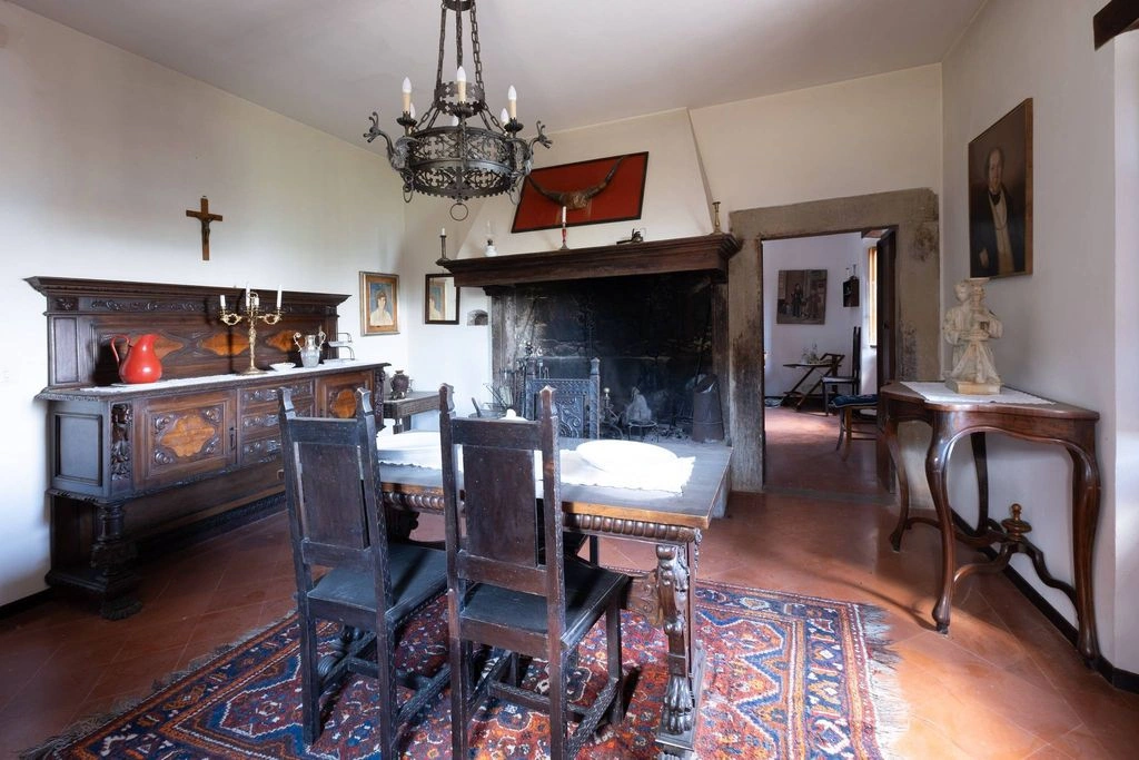 Обновлённая квартира 7+1 в Болонье, Италия