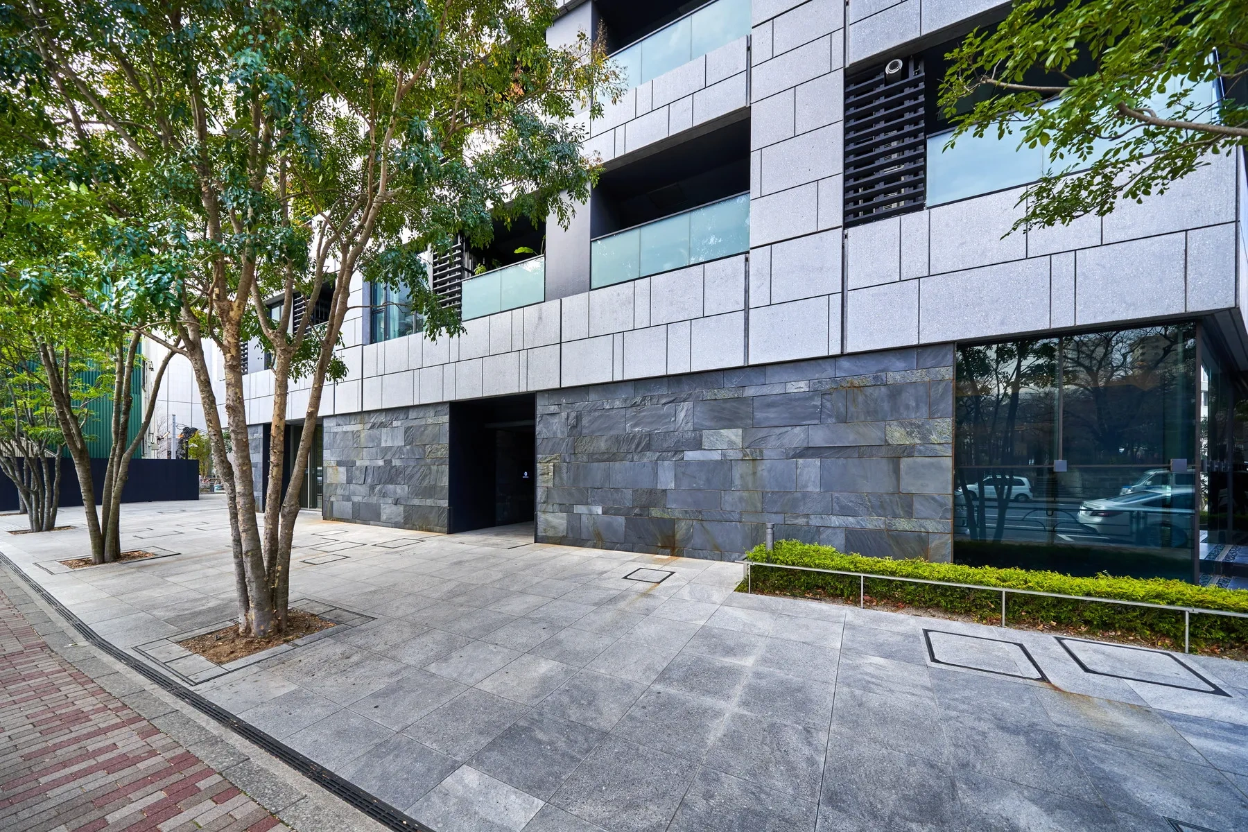 Квартира 3+1 с крытым бассейном в Токио, Япония