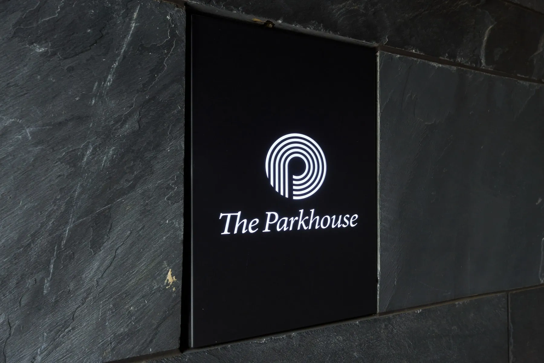 Квартира 3+1 с крытым бассейном в Токио, Япония