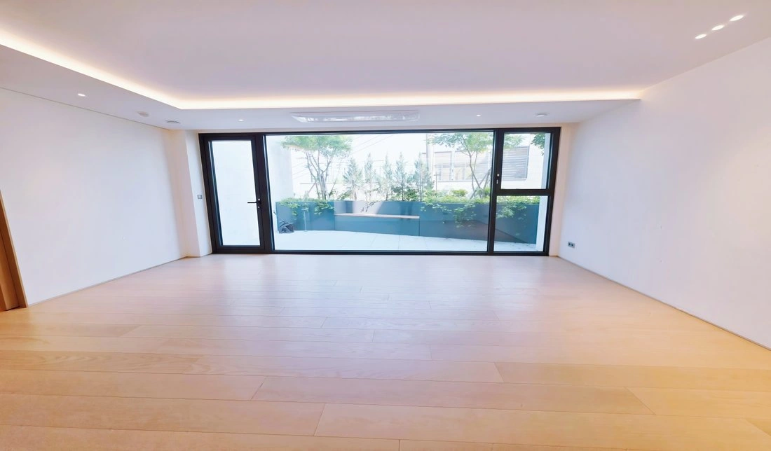 Квартира 4+1 с открытым парковочным местом в Сеуле, Южная Корея