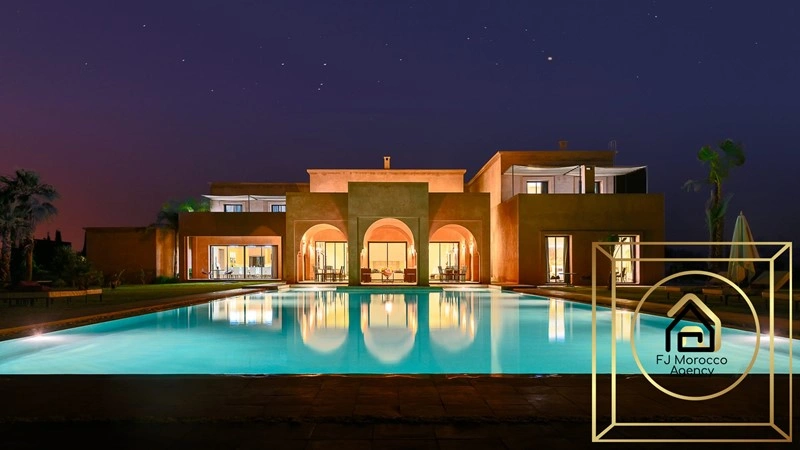 Просторный дом 10+1 в Марракеше, Марокко