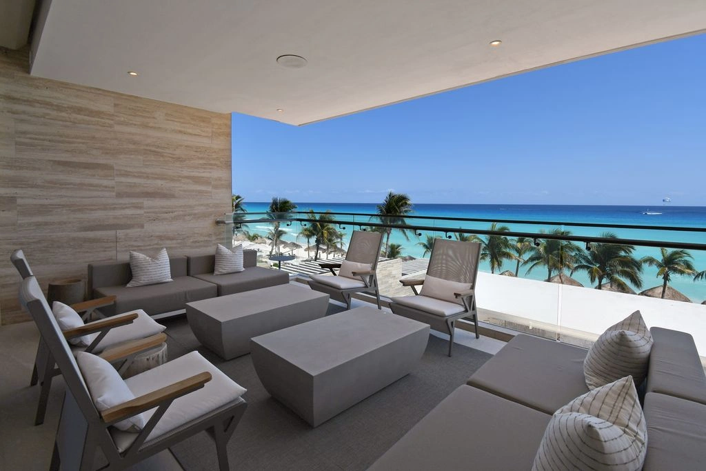 Просторная 5-спальная квартира в Канкуне, Мексика