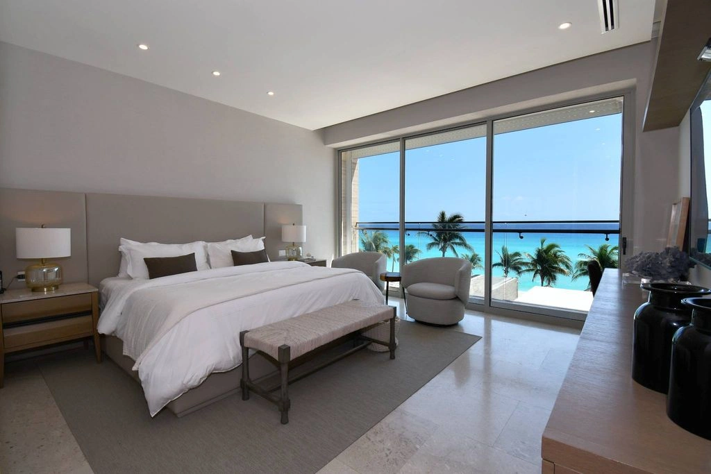 Просторная 5-спальная квартира в Канкуне, Мексика