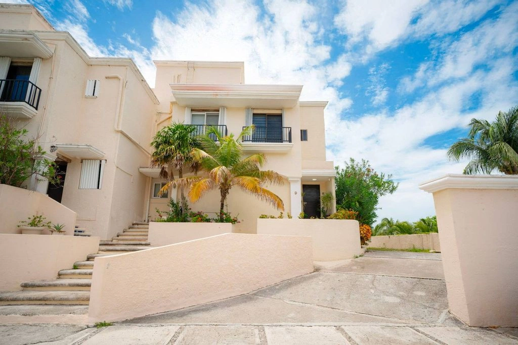 Просторная вилла с тремя спальнями в Канкуне, Мексика