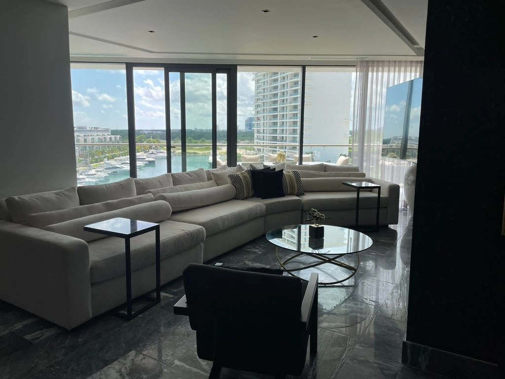 Просторная квартира с 3 спальнями в Канкуне, Мексика