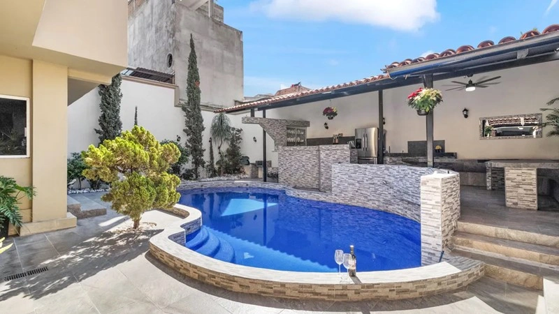 Просторный дом с 5 спальнями у пляжа в Пуэрто-Вальярта, Мексика