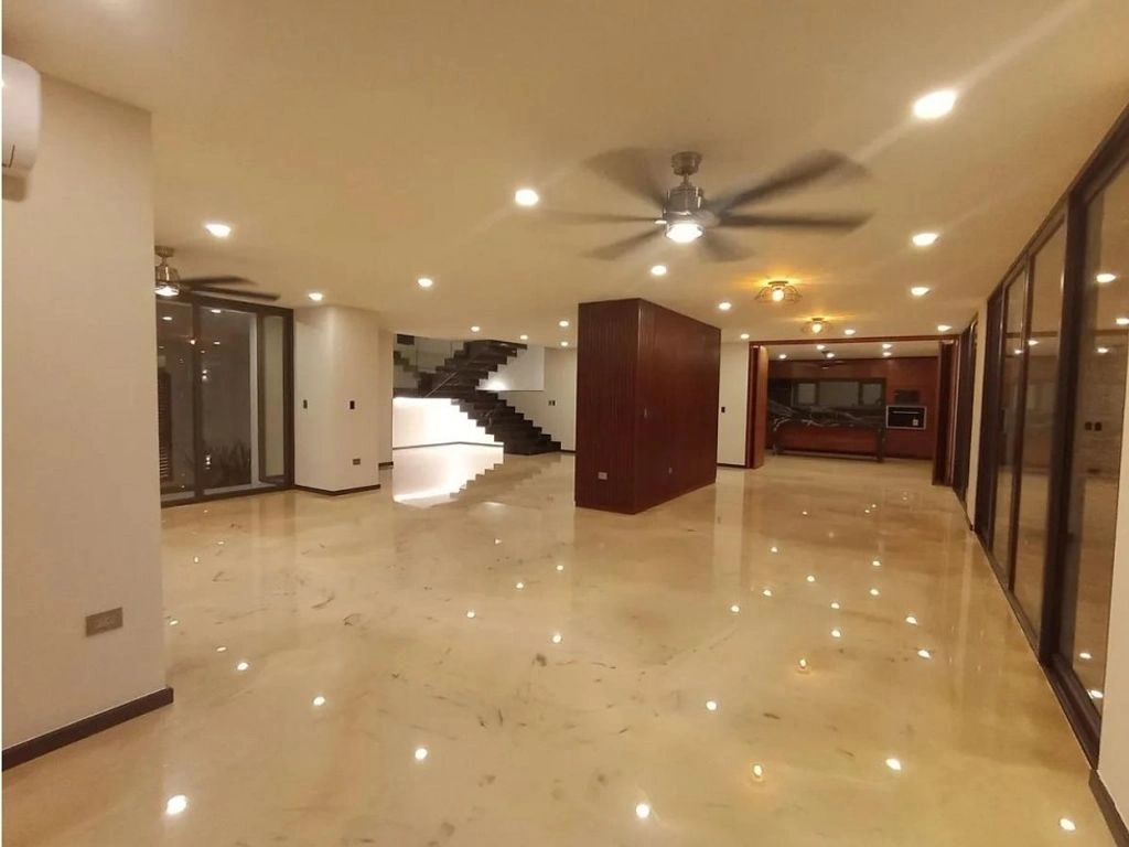 Просторный дом площадью 1050 m² в Мериде, Мексика