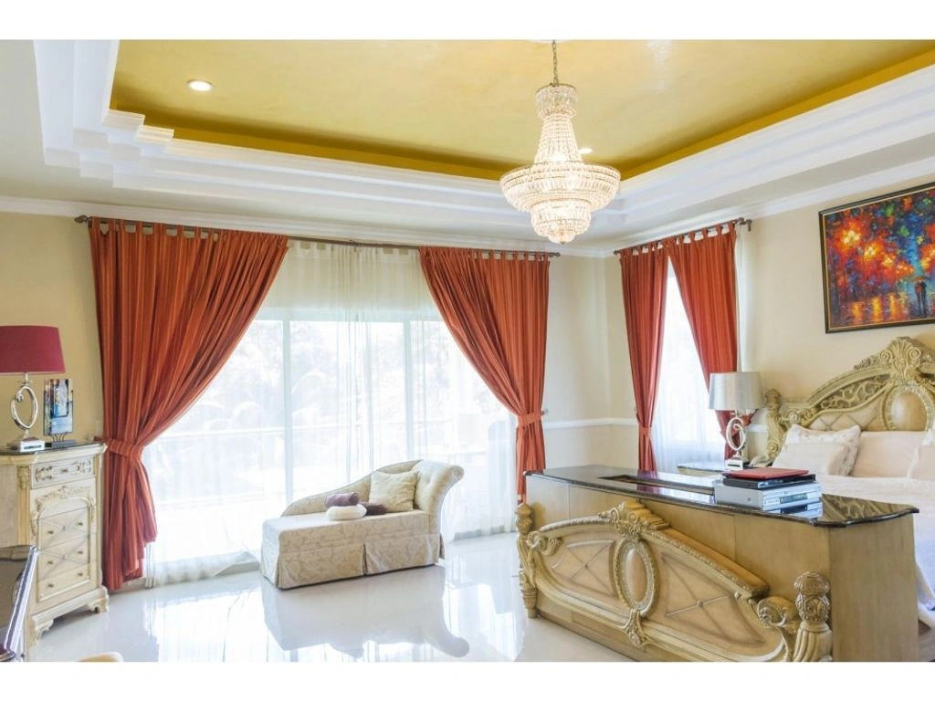 Просторный дом с пятью спальнями на территории гольф-клуба в Мериде, Мексика