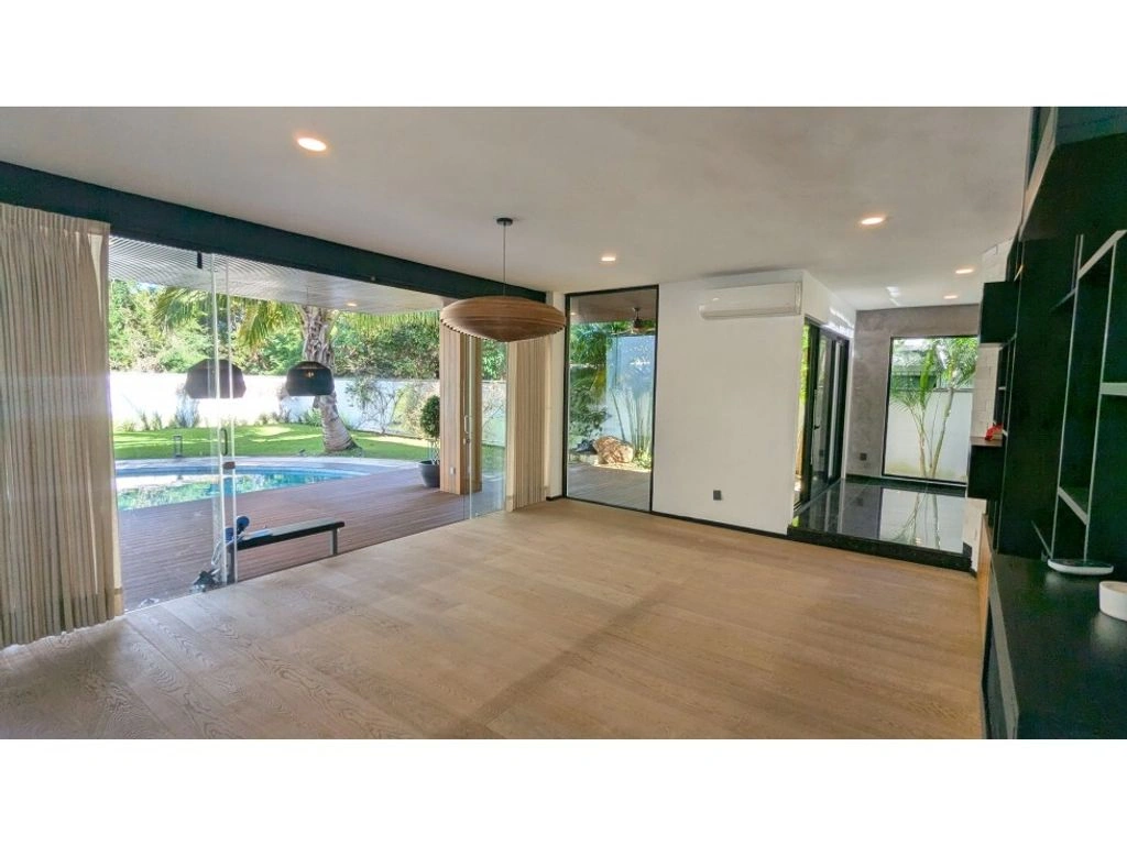 Просторный дом с 5 спальнями в Мериде, Мексика