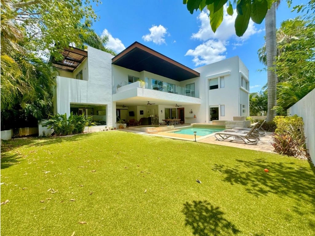 Уютный дом 809 м² в Мериде, Мексика