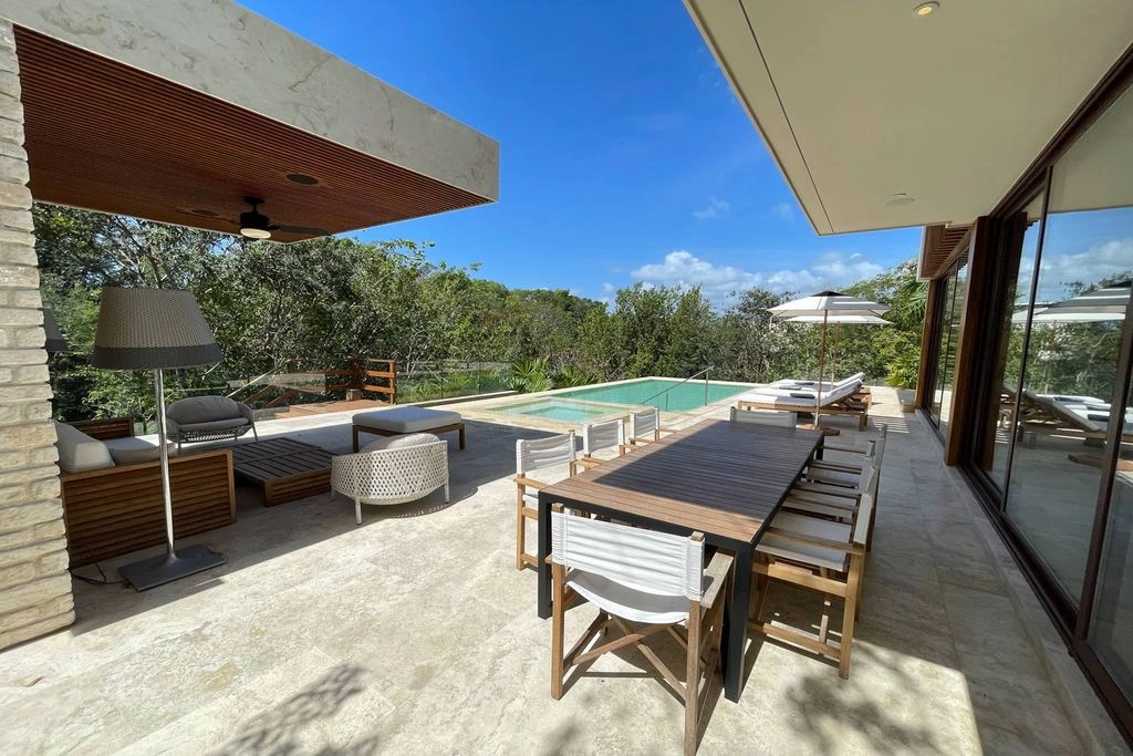 Просторная вилла с четырьмя спальнями в Плайя‑дель‑Кармен, Мексика