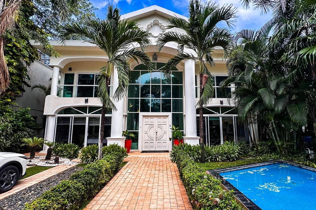 Престижная вилла с 4 спальнями в Плайя-дель-Кармен, Мексика