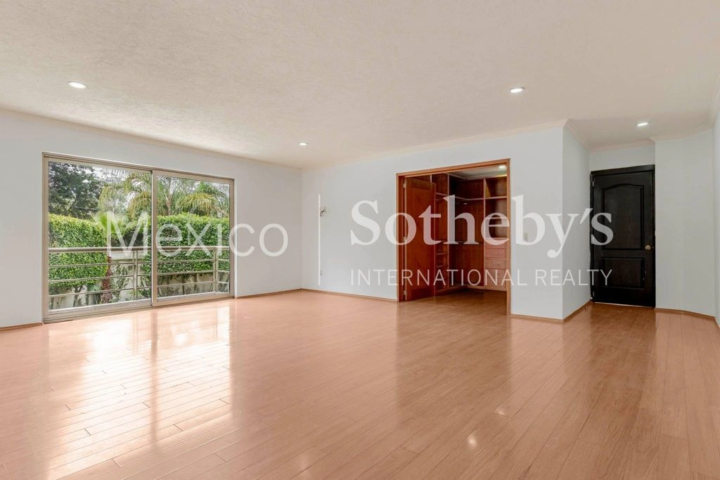 Просторный дом с 5 спальнями в Мехико, Мексика