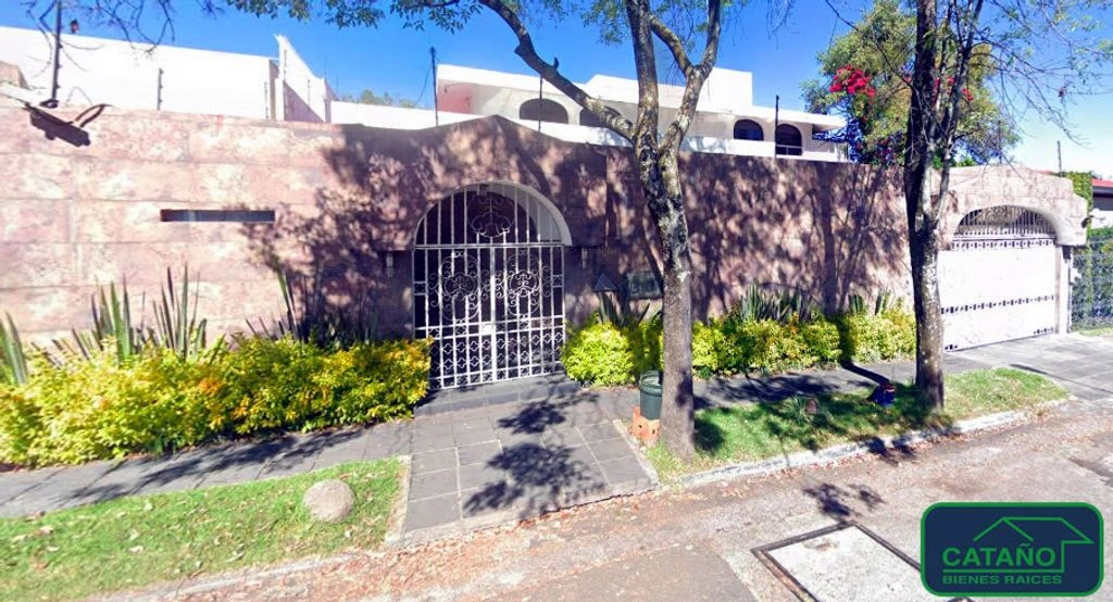 Светлый дом с просторной планировкой в Мехико, Мексика