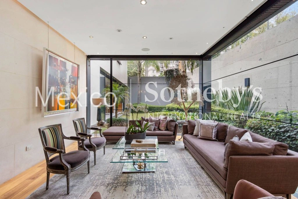 Просторный коттедж с 5 спальнями в Мехико, Мексика