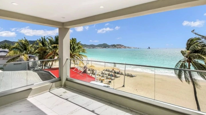 Семейный таунхаус 2+1 в Филлипсбурге, Сен‑Мартен