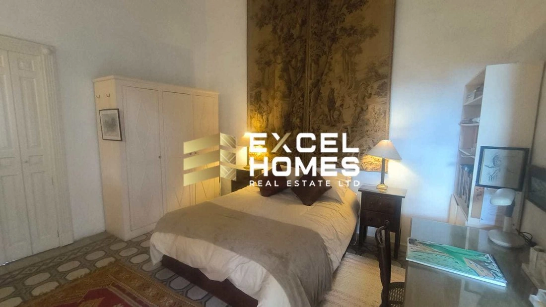 Дом 5+1 с гаражом в Биркиркаре, Мальта