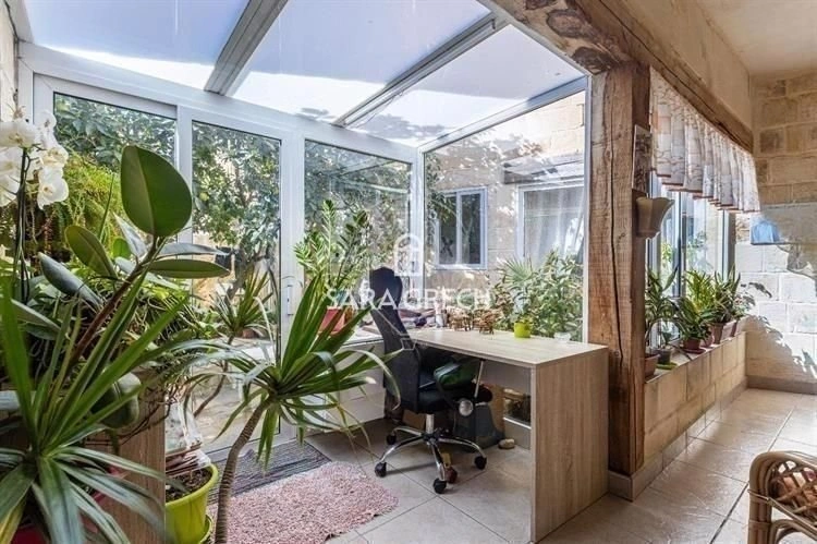 Дом 4+1 с офисом в Биркиркаре, Мальта