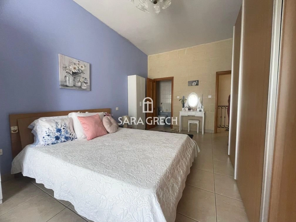 Дом 4+1 с офисом в Биркиркаре, Мальта