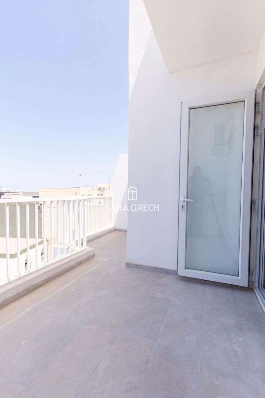 Пентхаус 123 m2 с лифтом в Биркиркаре, Мальта