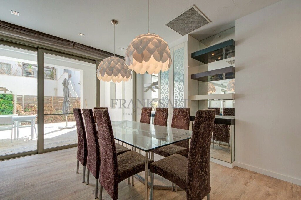 Квартира 3+1 с видом на город в Слиеме, Мальта