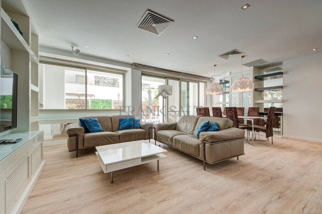 Квартира 3+1 с видом на город в Слиеме, Мальта