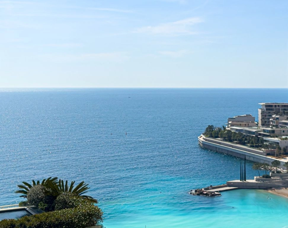 Уникальная квартира площадью 180 м2 в одном шаге от пляжа Ларвотто, Монако