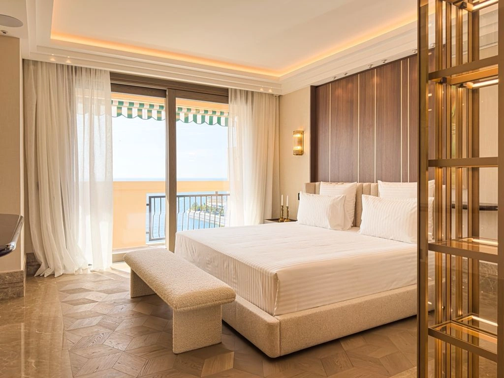 Уникальная квартира площадью 180 м2 в одном шаге от пляжа Ларвотто, Монако