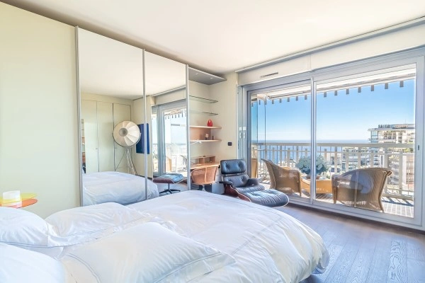 Роскошная квартира 93 м2 с панорамным видом в Монако