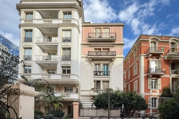 Уникальные виллы 600 м2 в Кондамине, Монако