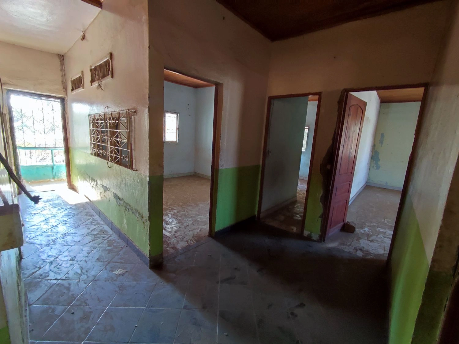 Большой дом, участок 1403 m², Тулиара, Мадагаскар