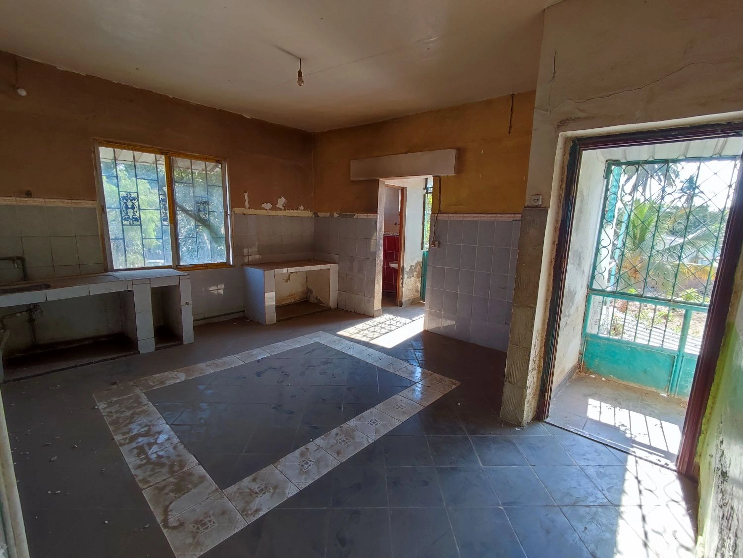 Большой дом, участок 1403 m², Тулиара, Мадагаскар