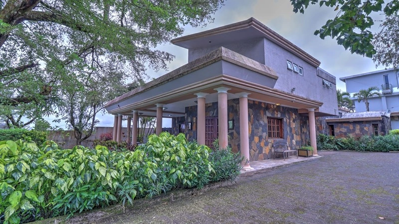 Уютная вилла 5+1 в Vacoas-Phoenix, Маврикий