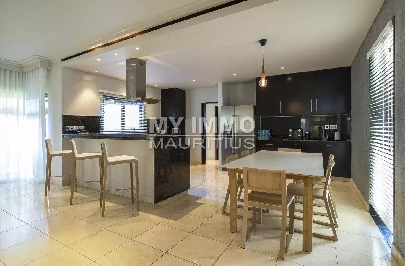 Просторная вилла с 5 спальнями в Порт-Луи, Маврикий