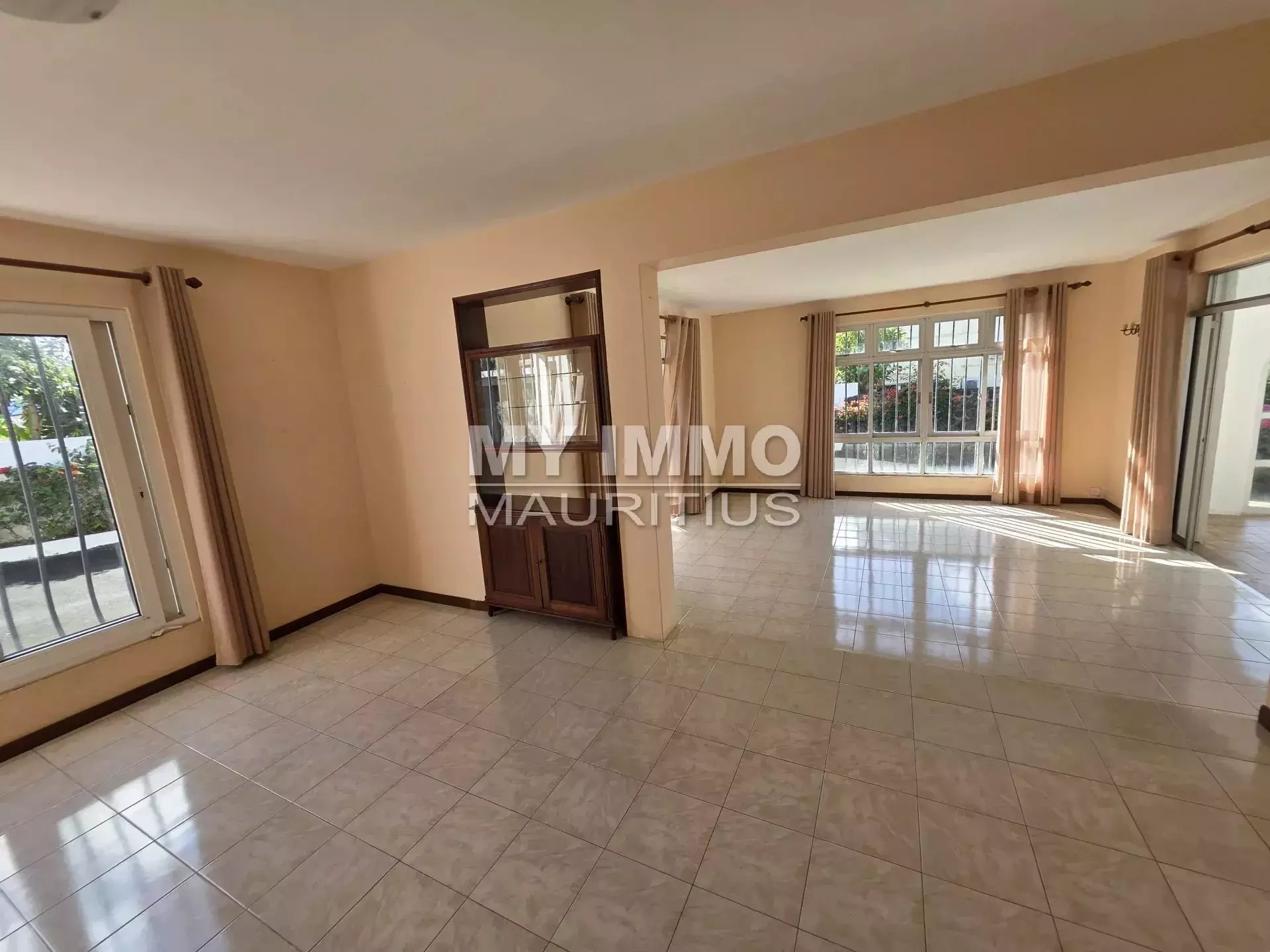 Комфортабельная вилла с 4 спальнями в Гранд-Бэй, Маврикий