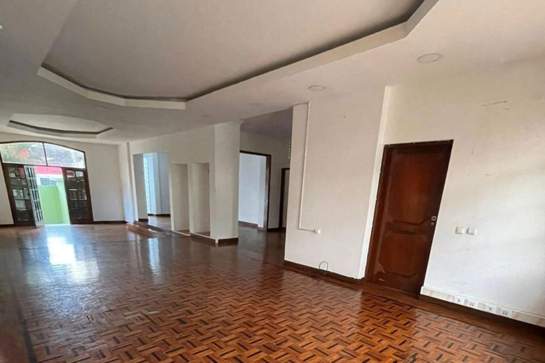 Дом 600 m2 с открытым бассейном в Мапуту, Мозамбик